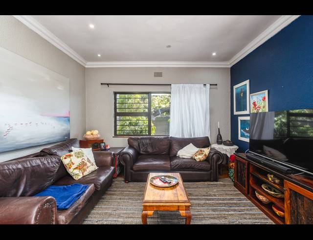5 BEDROOM HOUSE FOR SALE IN OAKDALE